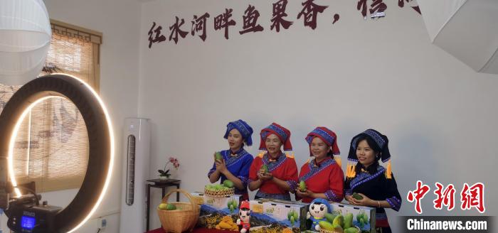 
北京大学肿瘤医院黄牛代挂号电话票贩子号贩子网上预约挂号,住院检查加快,壮乡留守妇女玩转“新农活” 直播带货既能卖果也能拿奖