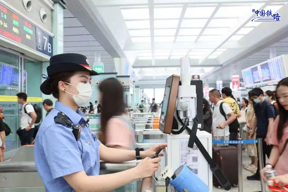 
上海儿童医学中心黄牛代挂号电话票贩子号贩子网上预约挂号,住院检查加快,上半年全国铁路发送旅客17.7亿人次！接近2019年同期水平