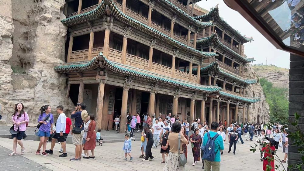 
上海瑞金医院黄牛代挂号电话票贩子号贩子网上预约挂号,住院检查加快,避暑游催热中国“夏日经济”