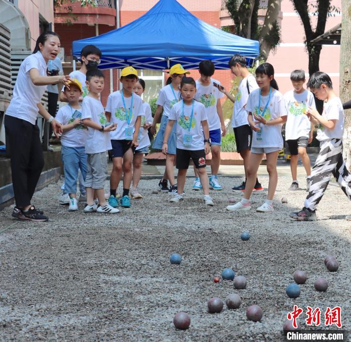 
北京中日友好医院黄牛代挂号电话票贩子号贩子网上预约挂号,住院检查加快,台湾青少年探访浙江温州：与地掷球世界冠军“面对面”