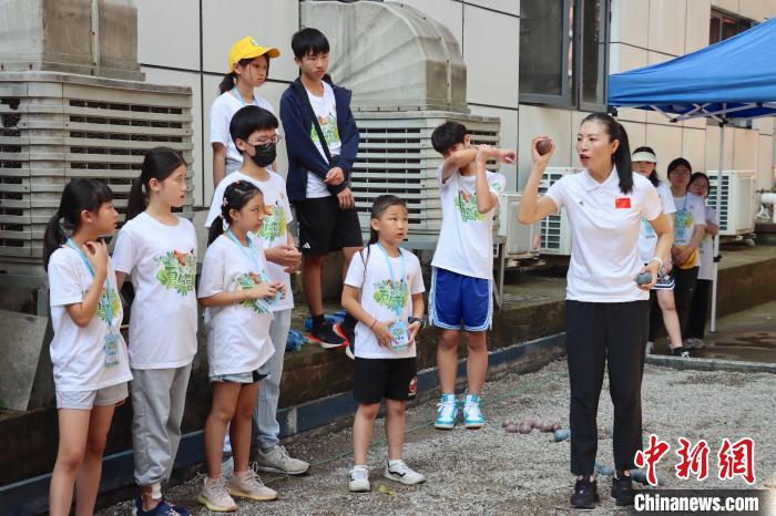 
北京中日友好医院黄牛代挂号电话票贩子号贩子网上预约挂号,住院检查加快,台湾青少年探访浙江温州：与地掷球世界冠军“面对面”