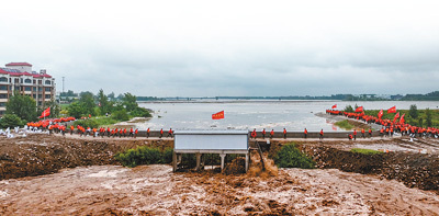 
南京眼科医院黄牛代挂号电话票贩子号贩子网上预约挂号,住院检查加快,防汛救灾一线，他们争分夺秒