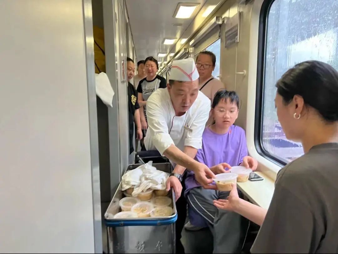 
江苏省人民医院黄牛代挂号电话票贩子号贩子网上预约挂号,住院检查加快,K396次、Z180次、K1178次列车紧急救援记