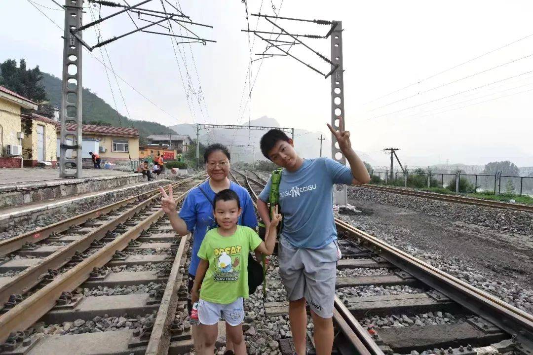 
中国人民解放军总医院黄牛代挂号电话票贩子号贩子网上预约挂号,住院检查加快,现场直击！K396次、Z180次、K1178次列车旅客转运纪实