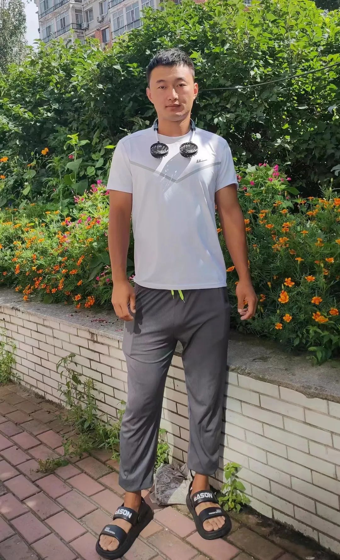 
广州肿瘤医院黄牛代挂号电话票贩子号贩子网上预约挂号,住院检查加快,跳入江中救起父女两人的小伙，找到了！