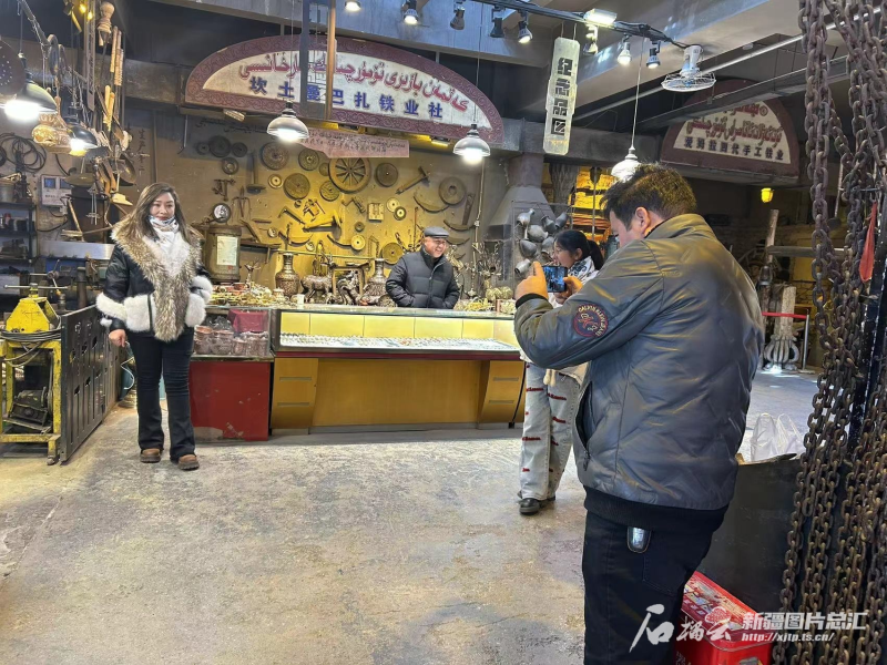 
中国人民解放军总医院黄牛代挂号电话票贩子号贩子网上预约挂号,住院检查加快,龙年春晚新疆喀什分会场 | 春晚临近 喀什古城年味渐浓