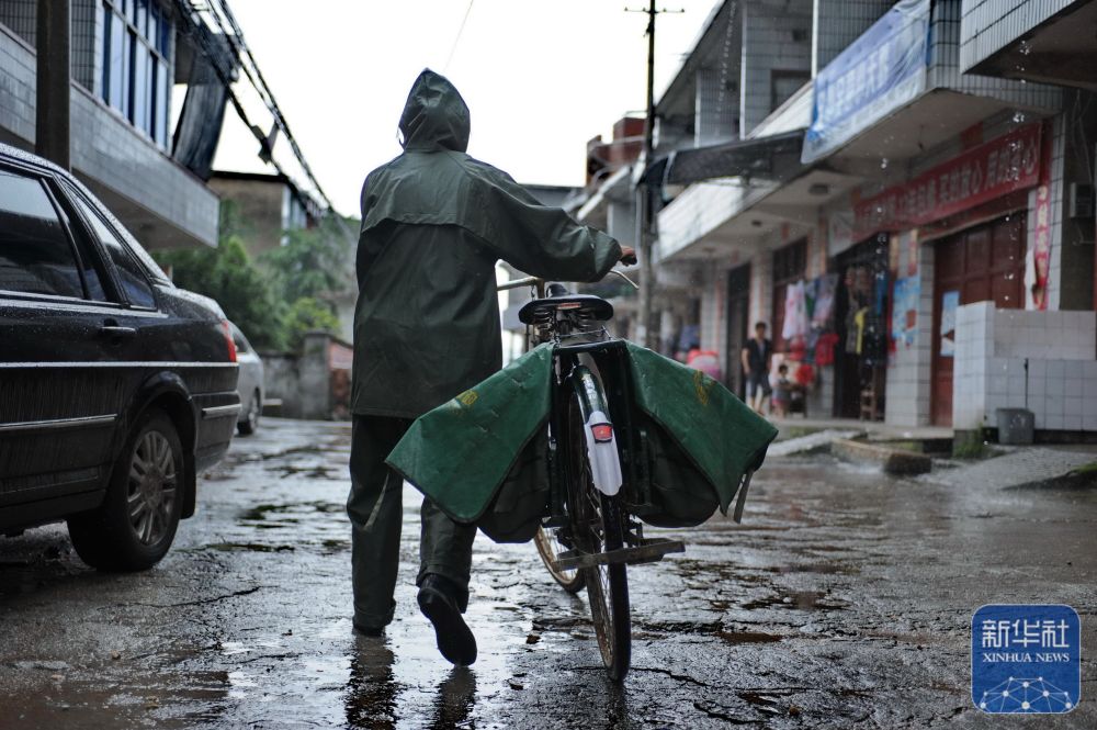 
南京脑科医院黄牛代挂号电话票贩子号贩子网上预约挂号,住院检查加快,寻找照片中的TA｜重走漫漫乡邮路 见证山乡焕新颜