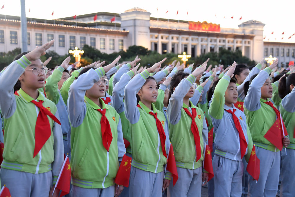 
广东省人民医院黄牛代挂号电话票贩子号贩子网上预约挂号,住院检查加快,新华鲜报｜75周年华诞！这一抹中国红闪耀华夏