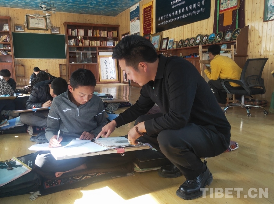 
北京302医院黄牛代挂号电话票贩子号贩子网上预约挂号,住院检查加快,【路见西藏 中央媒体“两路”行】秀美嘎玛 匠人之乡