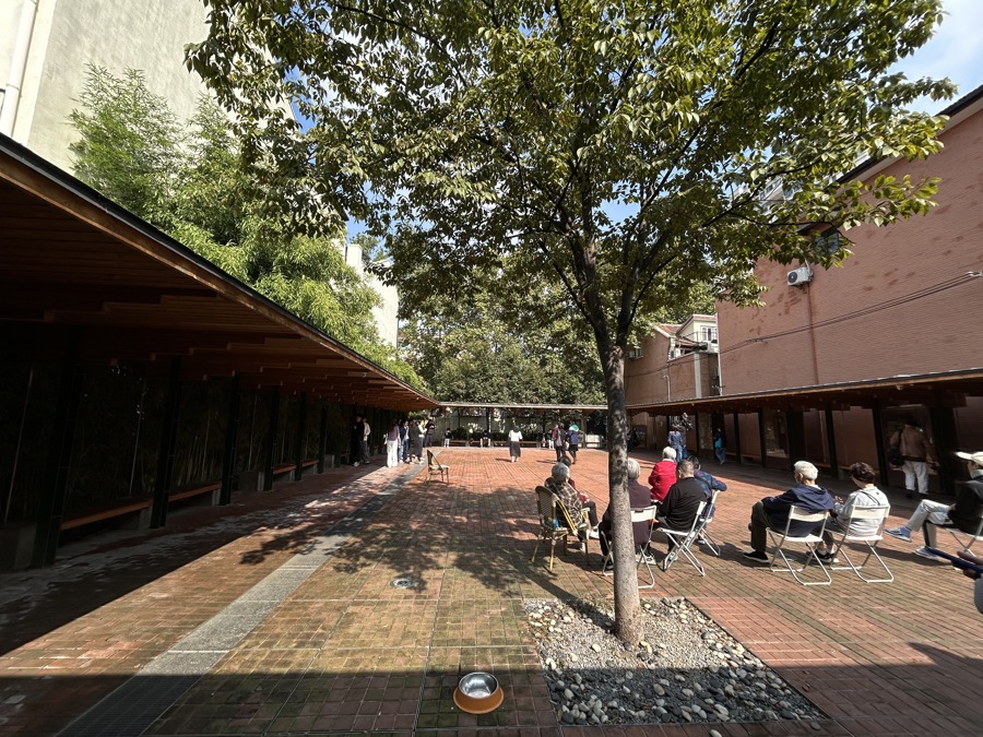 
广州各大医院黄牛代挂号电话票贩子号贩子网上预约挂号,住院检查加快,幸福感爆棚！上海社区里出现许多“圈”，理想生活的一切都能在其中找到