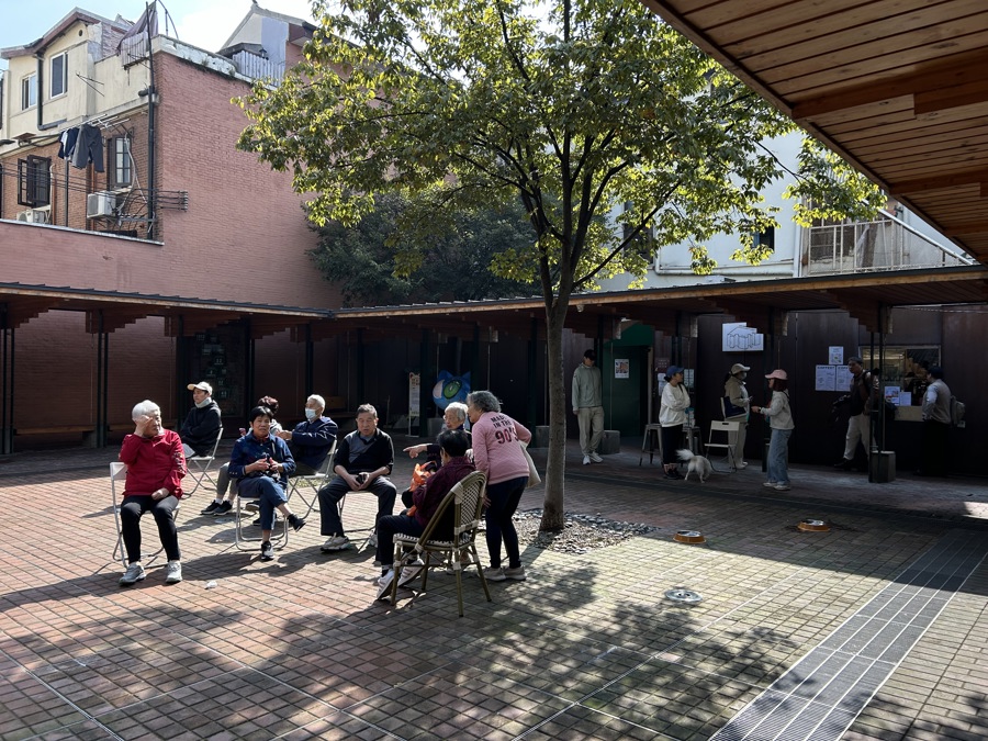 
广州各大医院黄牛代挂号电话票贩子号贩子网上预约挂号,住院检查加快,幸福感爆棚！上海社区里出现许多“圈”，理想生活的一切都能在其中找到