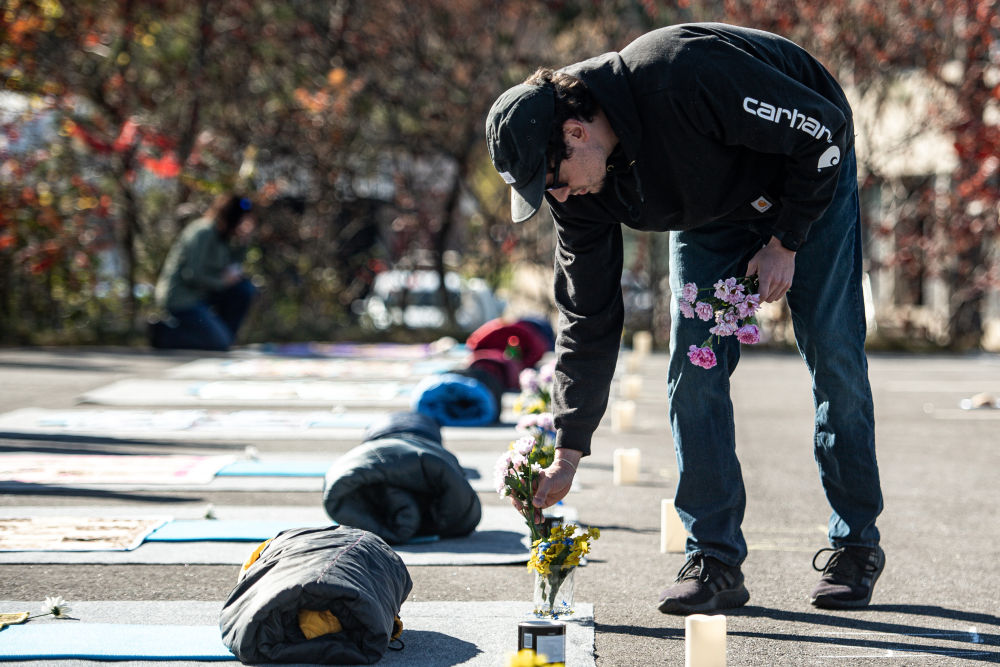 
天津肿瘤医院黄牛代挂号电话票贩子号贩子网上预约挂号,住院检查加快,美国刘易斯顿市：枪击案一周年 民众悼念逝者