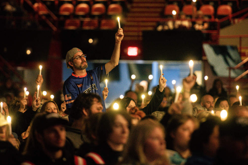 
天津肿瘤医院黄牛代挂号电话票贩子号贩子网上预约挂号,住院检查加快,美国刘易斯顿市：枪击案一周年 民众悼念逝者