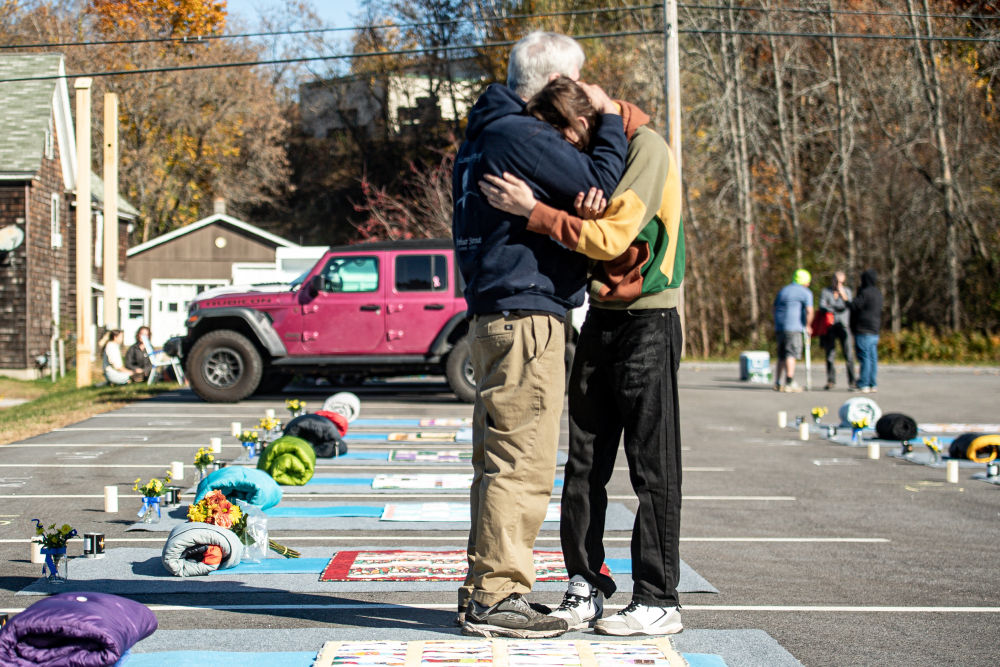 
天津肿瘤医院黄牛代挂号电话票贩子号贩子网上预约挂号,住院检查加快,美国刘易斯顿市：枪击案一周年 民众悼念逝者