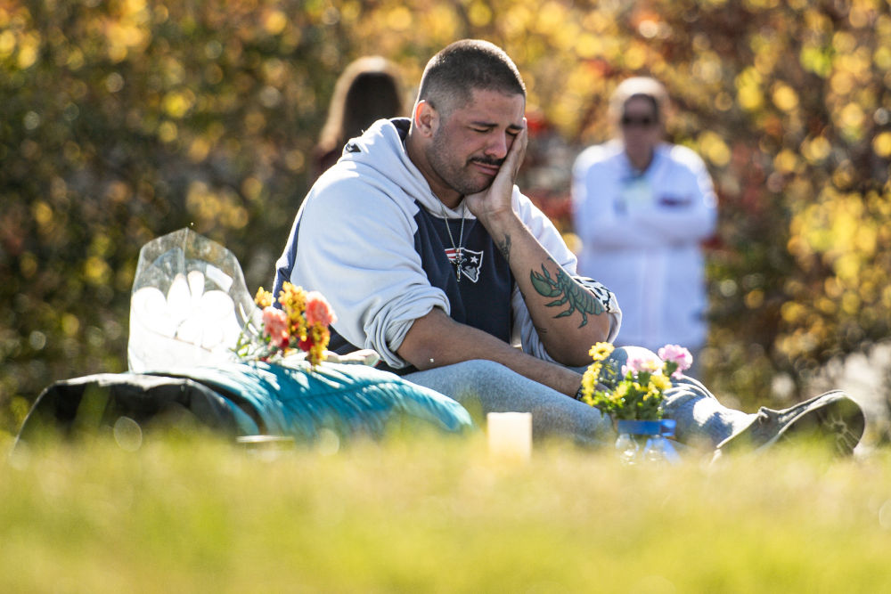 
天津肿瘤医院黄牛代挂号电话票贩子号贩子网上预约挂号,住院检查加快,美国刘易斯顿市：枪击案一周年 民众悼念逝者