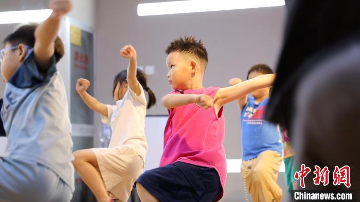 
浙江中医药第二医院黄牛代挂号电话票贩子号贩子网上预约挂号,住院检查加快,带着梦想“舞”进北京：台青简孟轩的街舞打拼记