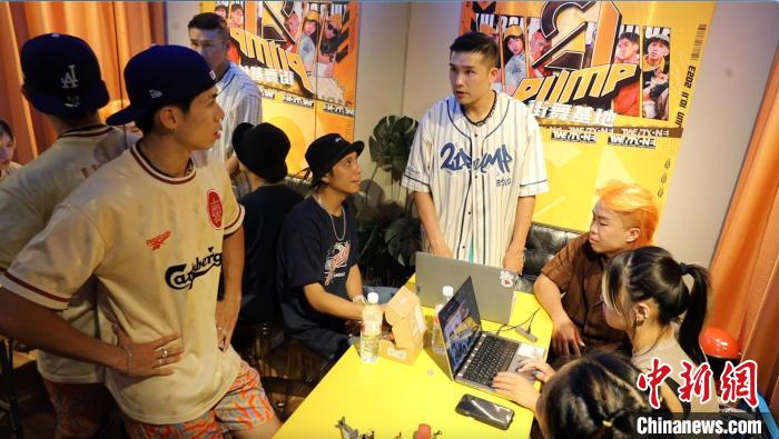 
浙江中医药第二医院黄牛代挂号电话票贩子号贩子网上预约挂号,住院检查加快,带着梦想“舞”进北京：台青简孟轩的街舞打拼记