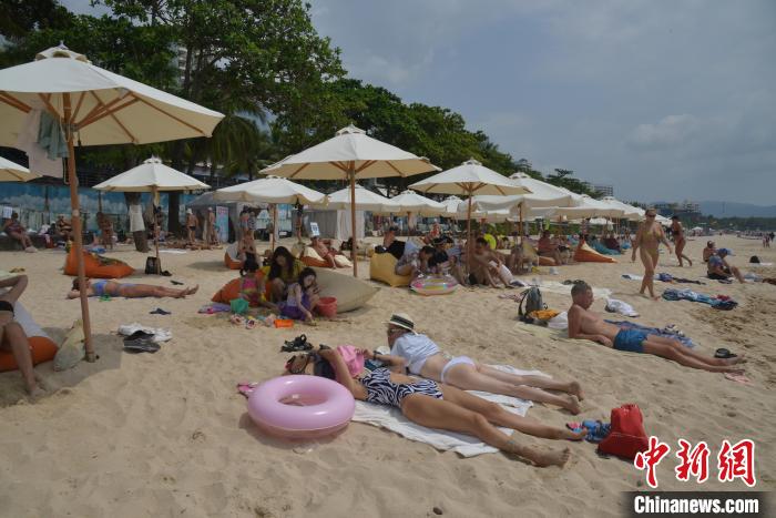 
成都华西医院黄牛代挂号电话票贩子号贩子网上预约挂号,住院检查加快,外国游客三亚乐享中国长假：从跟团游逐渐转向自由行