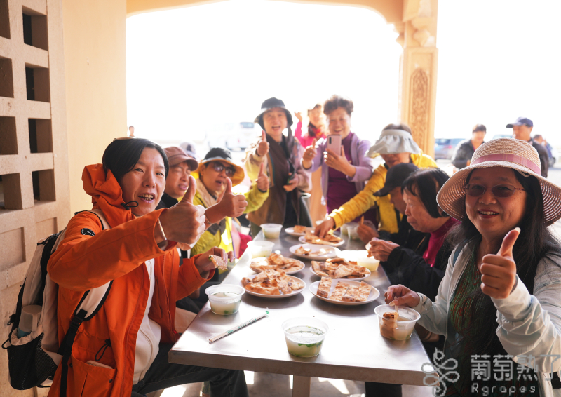 
江苏省中西医结合医院黄牛代挂号电话票贩子号贩子网上预约挂号,住院检查加快,国庆假期的新疆 “人人人人景点人人人人”