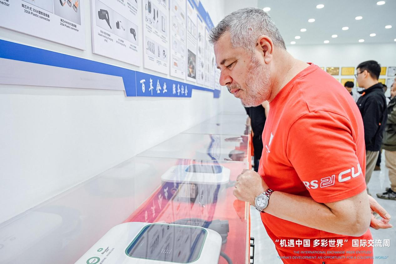 
空军特色医学中心黄牛代挂号电话票贩子号贩子网上预约挂号,住院检查加快,15国使节专家青年探访多彩贵州，感受机遇中国