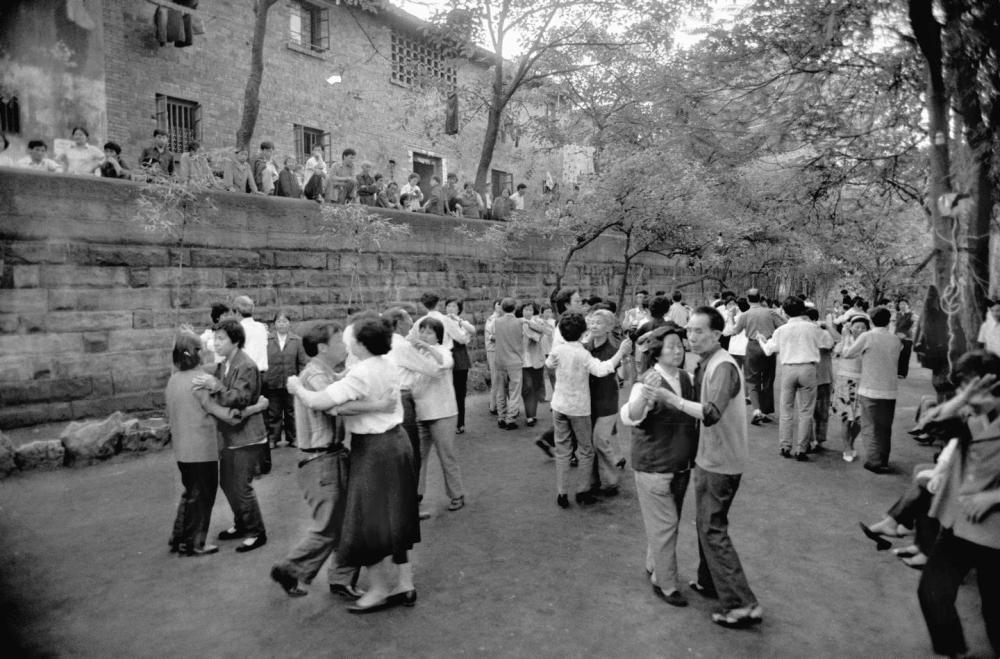 
北京安定医院黄牛代挂号电话票贩子号贩子网上预约挂号,住院检查加快,国社之镜·世纪光影｜这些新华社照片，珍藏了一代代人的文化记忆