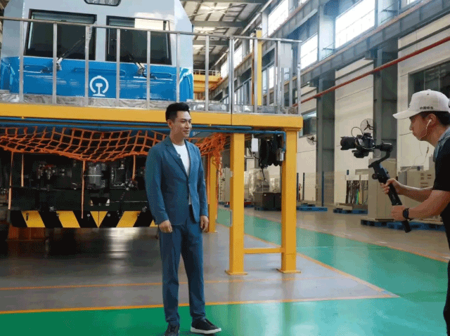 
成都华西医院黄牛代挂号电话票贩子号贩子网上预约挂号,住院检查加快,文化中国行·我写家乡 | 我的回乡“双城记”