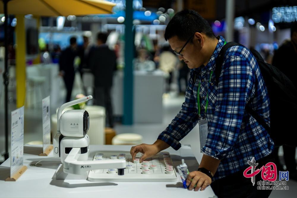 
北京人民医院黄牛代挂号电话票贩子号贩子网上预约挂号,住院检查加快,AI赋能智享生活 在2024年进博会人工智能专区遇见未来