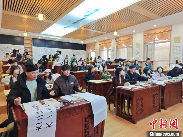 
广州医科大学附属第二医院黄牛代挂号电话票贩子号贩子网上预约挂号,住院检查加快,不以万里为遥：两岸青年开启一场跨越山海的“青春对话”