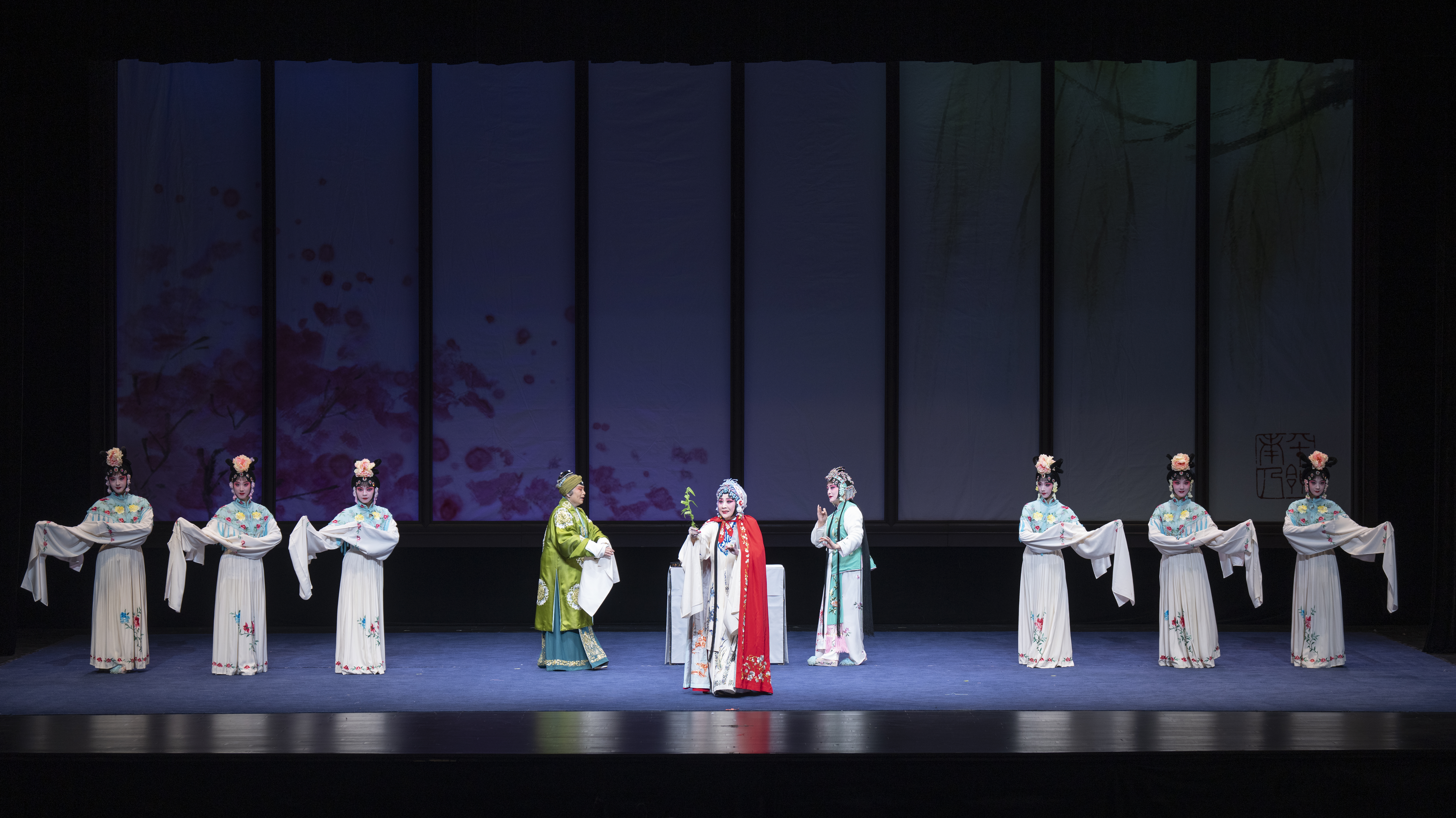 
成都华西医院黄牛代挂号电话票贩子号贩子网上预约挂号,住院检查加快,文化中国行｜舞台上来了5位“杜丽娘”，82岁的她赢得满堂彩