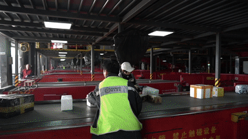 
杭州西溪医院黄牛代挂号电话票贩子号贩子网上预约挂号,住院检查加快,包裹里的“新”活力——“双十一”消费观察