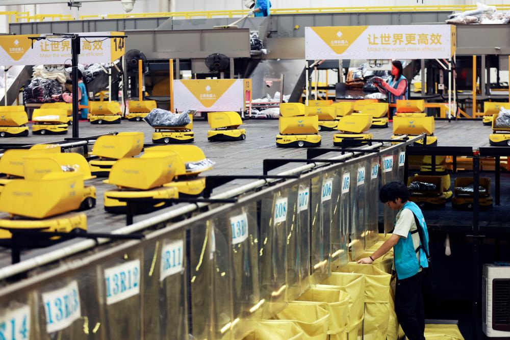 
杭州西溪医院黄牛代挂号电话票贩子号贩子网上预约挂号,住院检查加快,包裹里的“新”活力——“双十一”消费观察