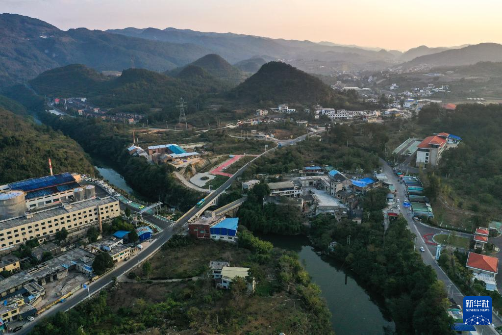 
广州各大医院黄牛代挂号电话票贩子号贩子网上预约挂号,住院检查加快,图片故事丨这趟城乡公交，载满人间烟火和城市温度