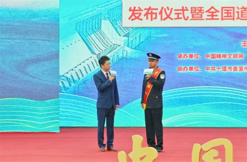 
沈阳医大一院黄牛代挂号电话票贩子号贩子网上预约挂号,住院检查加快,中央精神文明建设办公室发布2024年第三季度“中国好人榜”