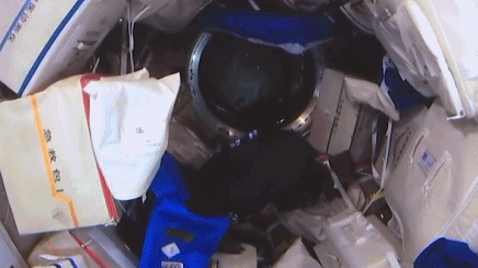 北京301医院黄牛代挂号电话票贩子号贩子网上预约挂号,住院检查加快,太空开箱视频来了!神十九航天员乘组开始“拆快递”