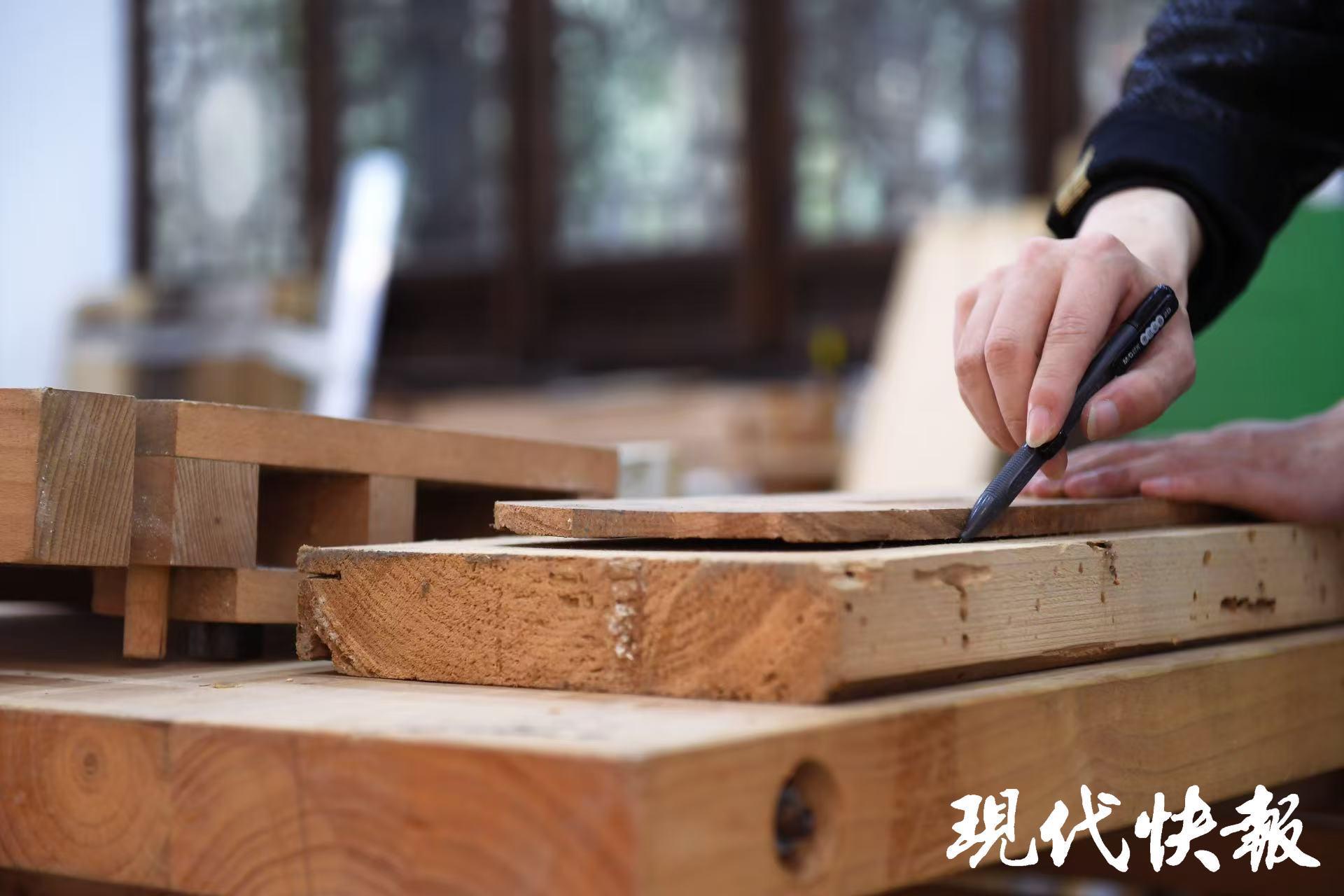 
北京大学第三医院黄牛代挂号电话票贩子号贩子网上预约挂号,住院检查加快,文化中国行·新文化“兴”青年｜一斧一凿，木头里传来高山流水