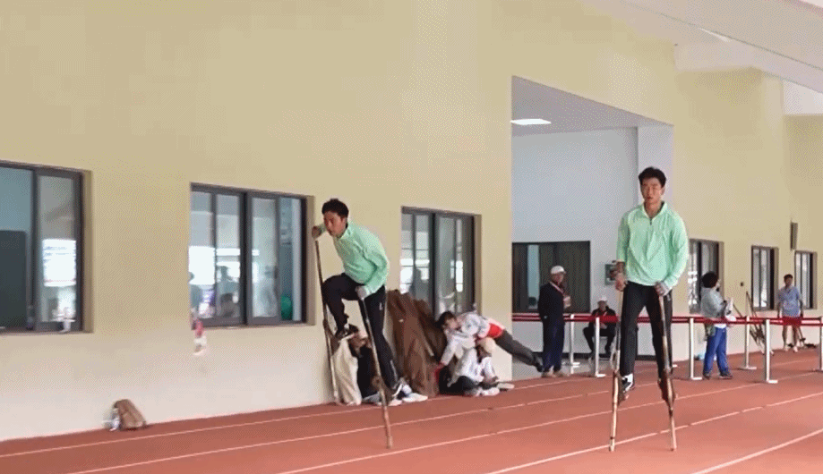 北京协和医院黄牛代挂号电话票贩子号贩子网上预约挂号,住院检查加快,什么比赛要同手同脚?来看看高脚竞速“竹马飞人”