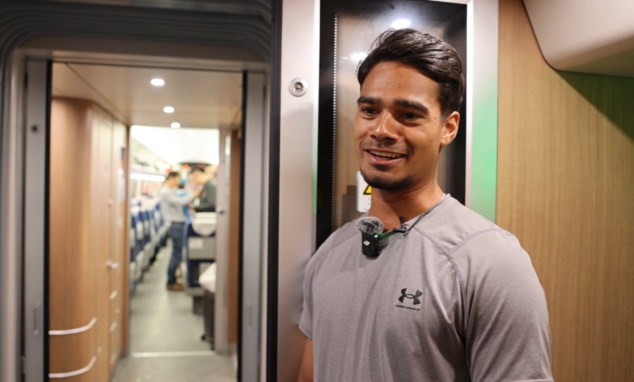 
南京眼科医院黄牛代挂号电话票贩子号贩子网上预约挂号,住院检查加快,叠加免签政策效应 中老铁路吸引外国游客“坐着火车来中国”