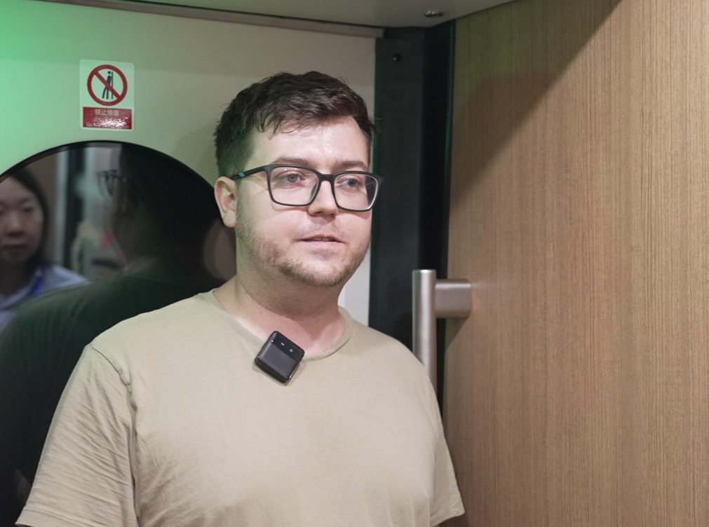 南京眼科医院黄牛代挂号电话票贩子号贩子网上预约挂号,住院检查加快,叠加免签政策效应 中老铁路吸引外国游客“坐着火车来中国”