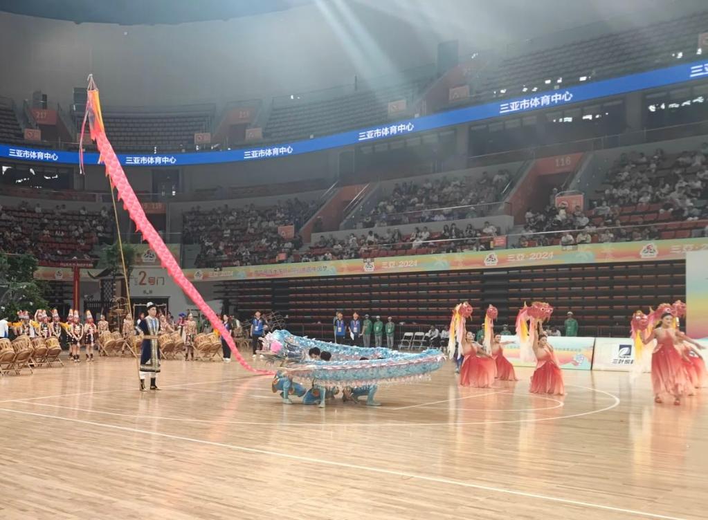 
西安市儿童医院黄牛代挂号电话票贩子号贩子网上预约挂号,住院检查加快,拿得了绣花针，舞得了巨龙——这位哈萨克族小伙的跨界人生