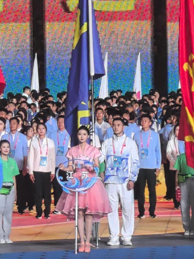 
西安市儿童医院黄牛代挂号电话票贩子号贩子网上预约挂号,住院检查加快,拿得了绣花针，舞得了巨龙——这位哈萨克族小伙的跨界人生