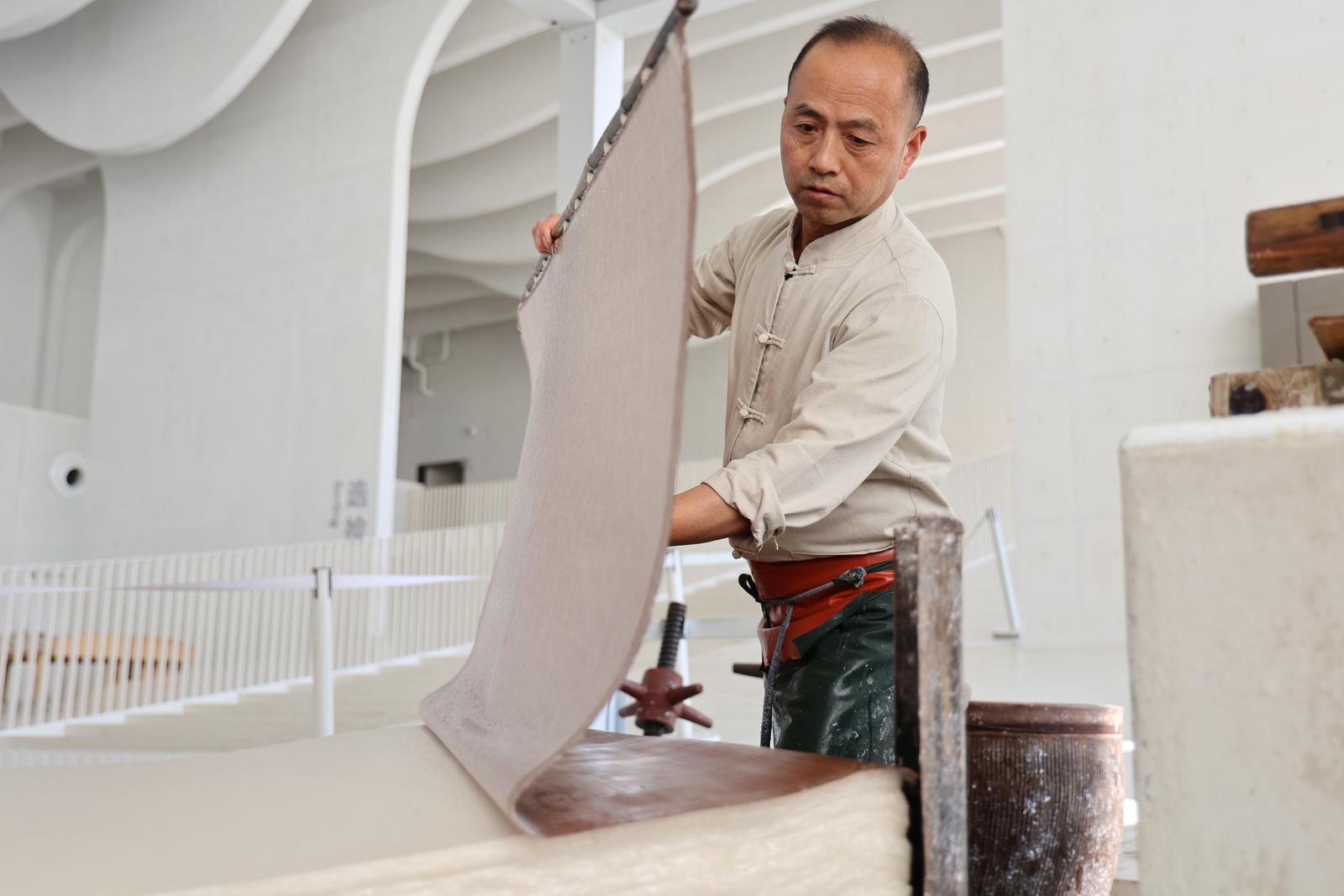 
北京大学肿瘤医院黄牛代挂号电话票贩子号贩子网上预约挂号,住院检查加快,文化中国行·长江之歌 | 108道工序，匠心制作一张纸