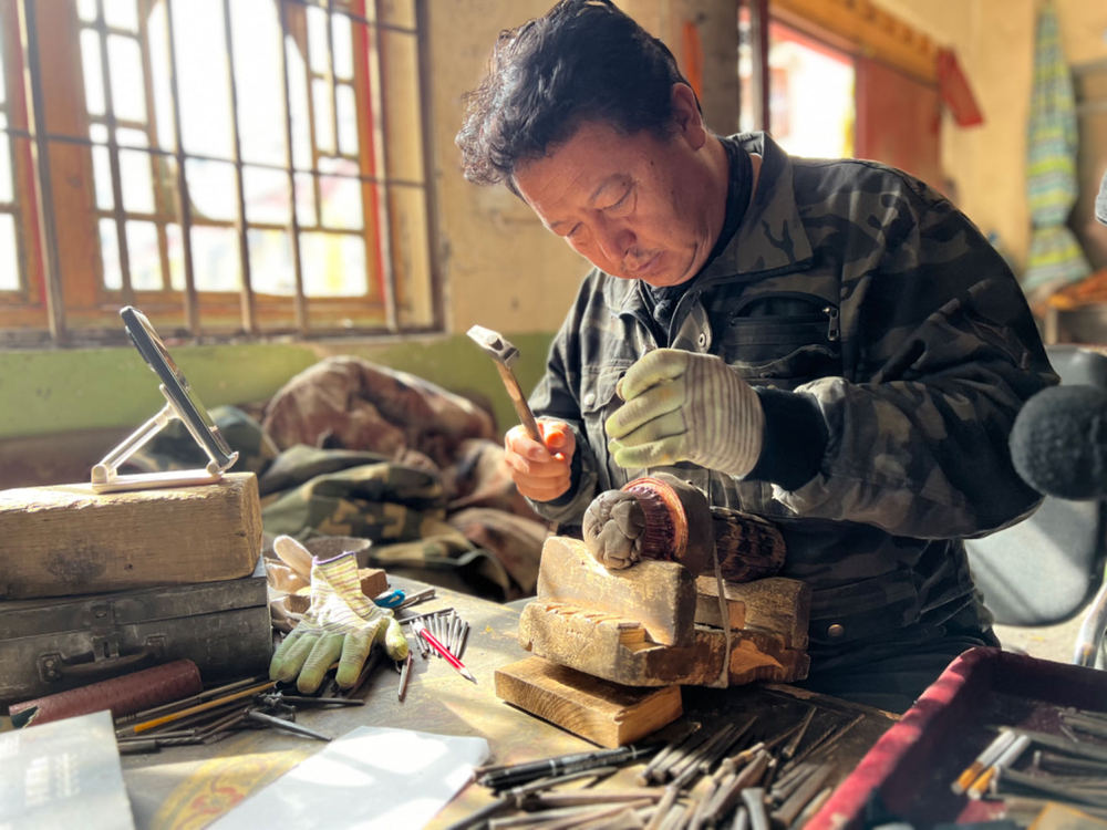 
浙江中医药第二医院黄牛代挂号电话票贩子号贩子网上预约挂号,住院检查加快,拉萨探访：难得一见的西藏古艺丨共同富裕中国行