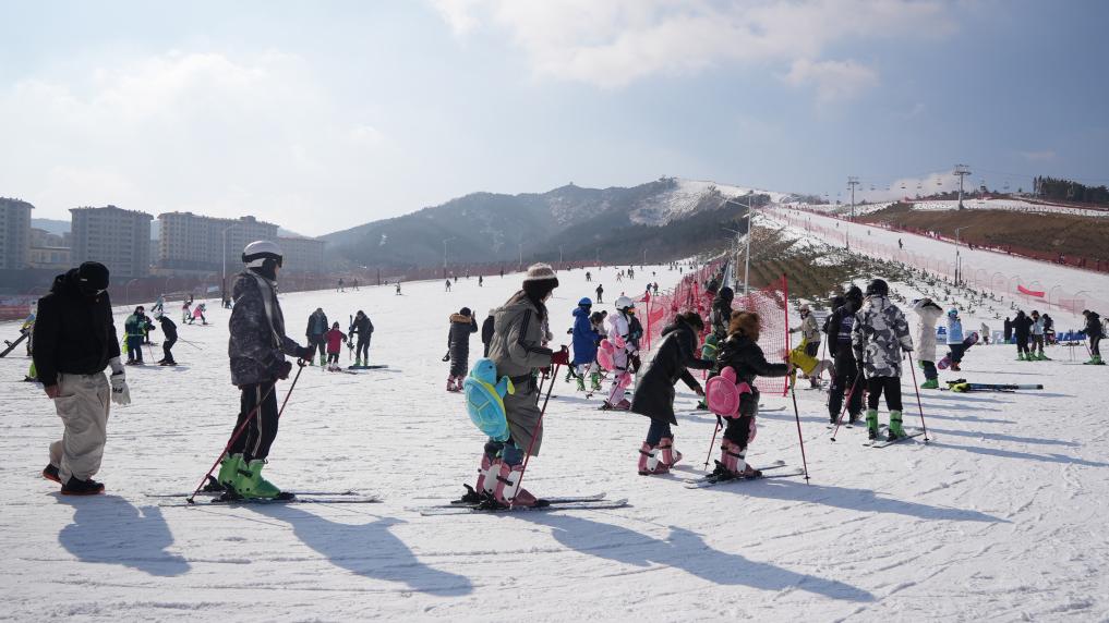 
杭州市三医院黄牛代挂号电话票贩子号贩子网上预约挂号,住院检查加快,新华鲜报丨1.5万亿元！冰雪经济“热”力无限