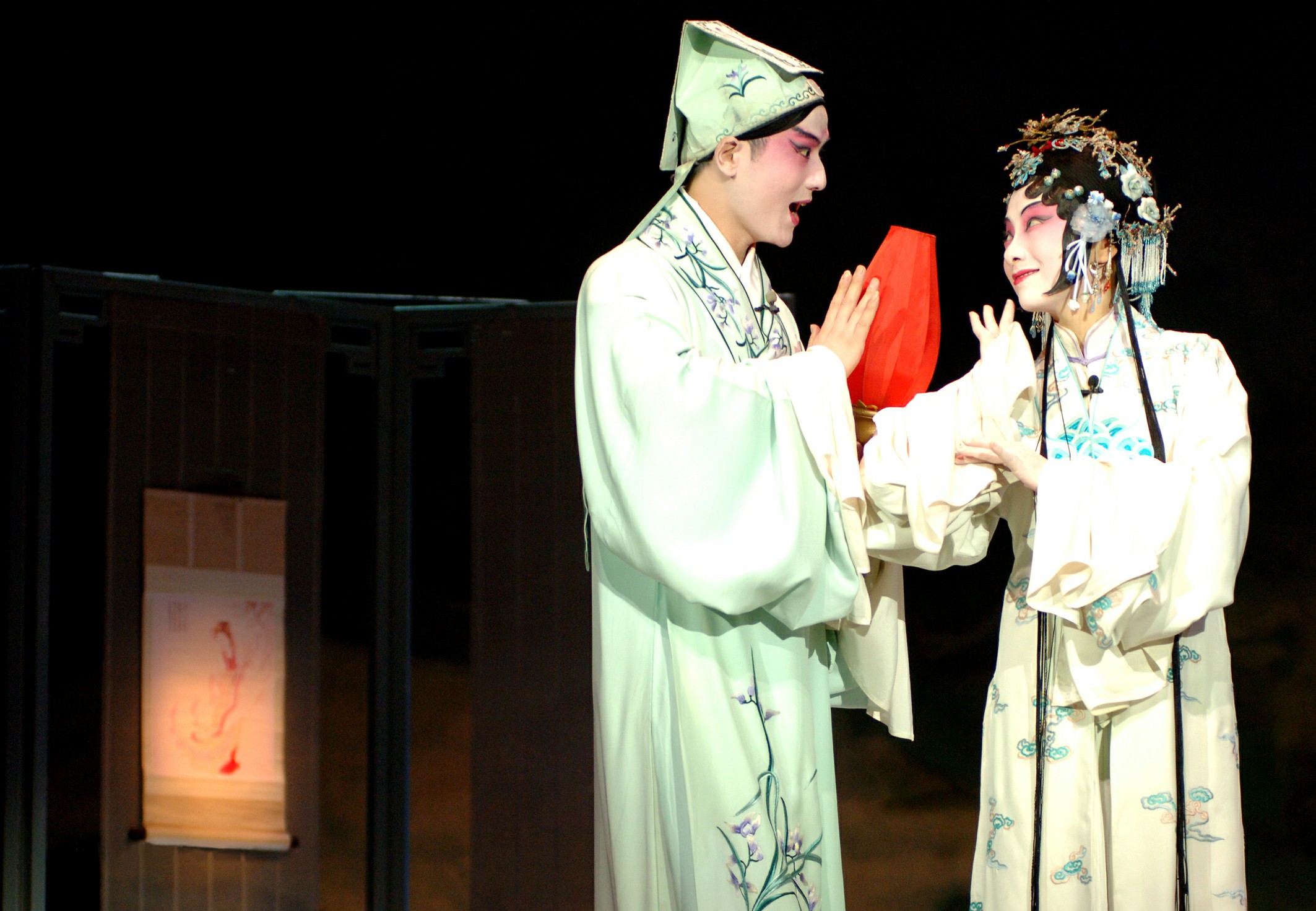 
北京广安门中医院黄牛代挂号电话票贩子号贩子网上预约挂号,住院检查加快,文化中国行 | 诞生20年，巡演540场，影响数代人，这朵“牡丹”为何20年常开不败