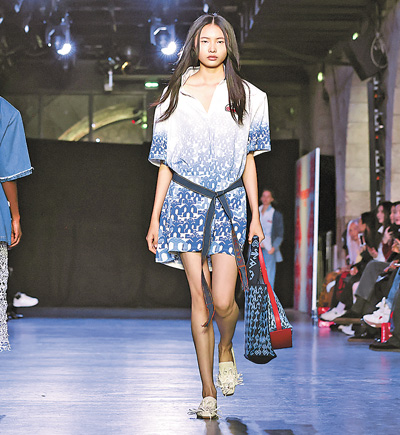 
中国中医科学院望京医院黄牛代挂号电话票贩子号贩子网上预约挂号,住院检查加快,海南黎锦：“活化石”的活化之旅（辽阔的大地 多彩的非遗）