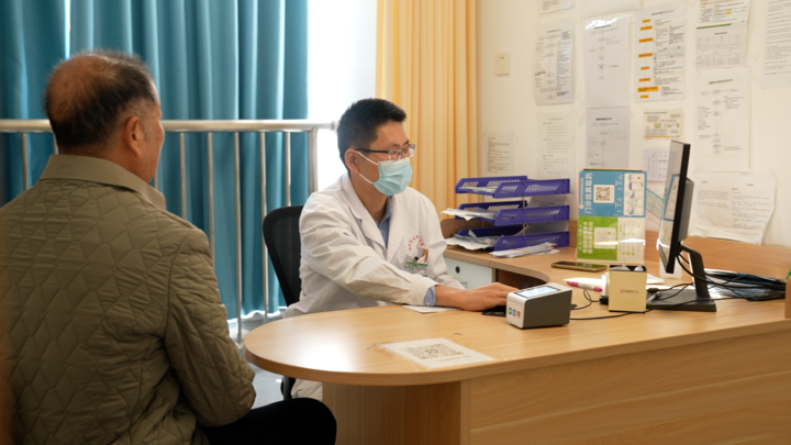 
西安市儿童医院黄牛代挂号电话票贩子号贩子网上预约挂号,住院检查加快,老家新设“记”丨台湾青年陈柏叡：知来处方能明去处 老家是我的“福地”