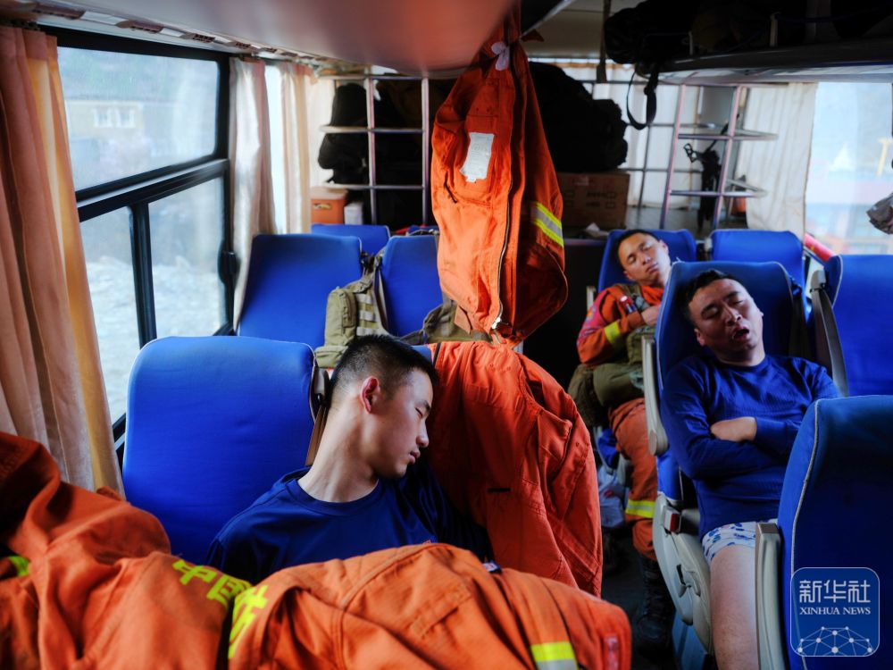 
上海精神卫生中心黄牛代挂号电话票贩子号贩子网上预约挂号,住院检查加快,我的光影故事2024｜火场硬汉