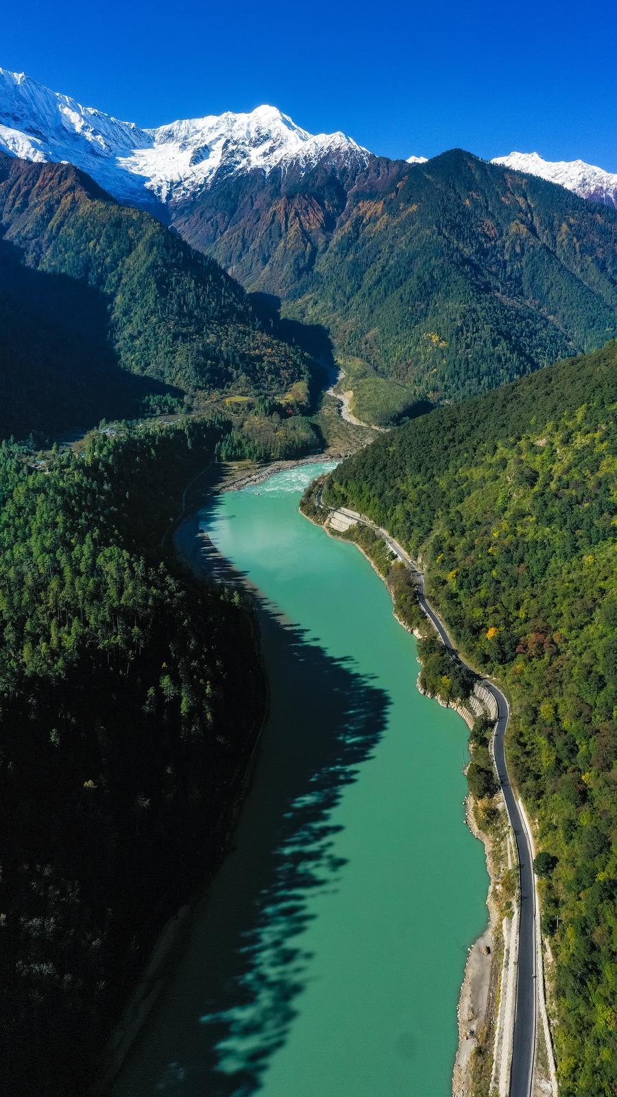 
空军特色医学中心黄牛代挂号电话票贩子号贩子网上预约挂号,住院检查加快,60飞阅中国 | 川藏线：高原生态美