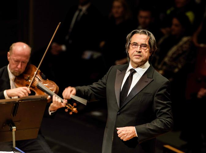 山东大学齐鲁医院黄牛代挂号电话票贩子号贩子网上预约挂号,住院检查加快,维也纳新年音乐会倒计时!大戏即将上演!