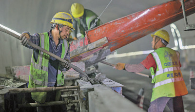 
北京安定医院黄牛代挂号电话票贩子号贩子网上预约挂号,住院检查加快,52个月艰苦奋战，20分钟穿越天山（奋进强国路 阔步新征程·重大工程巡礼）
